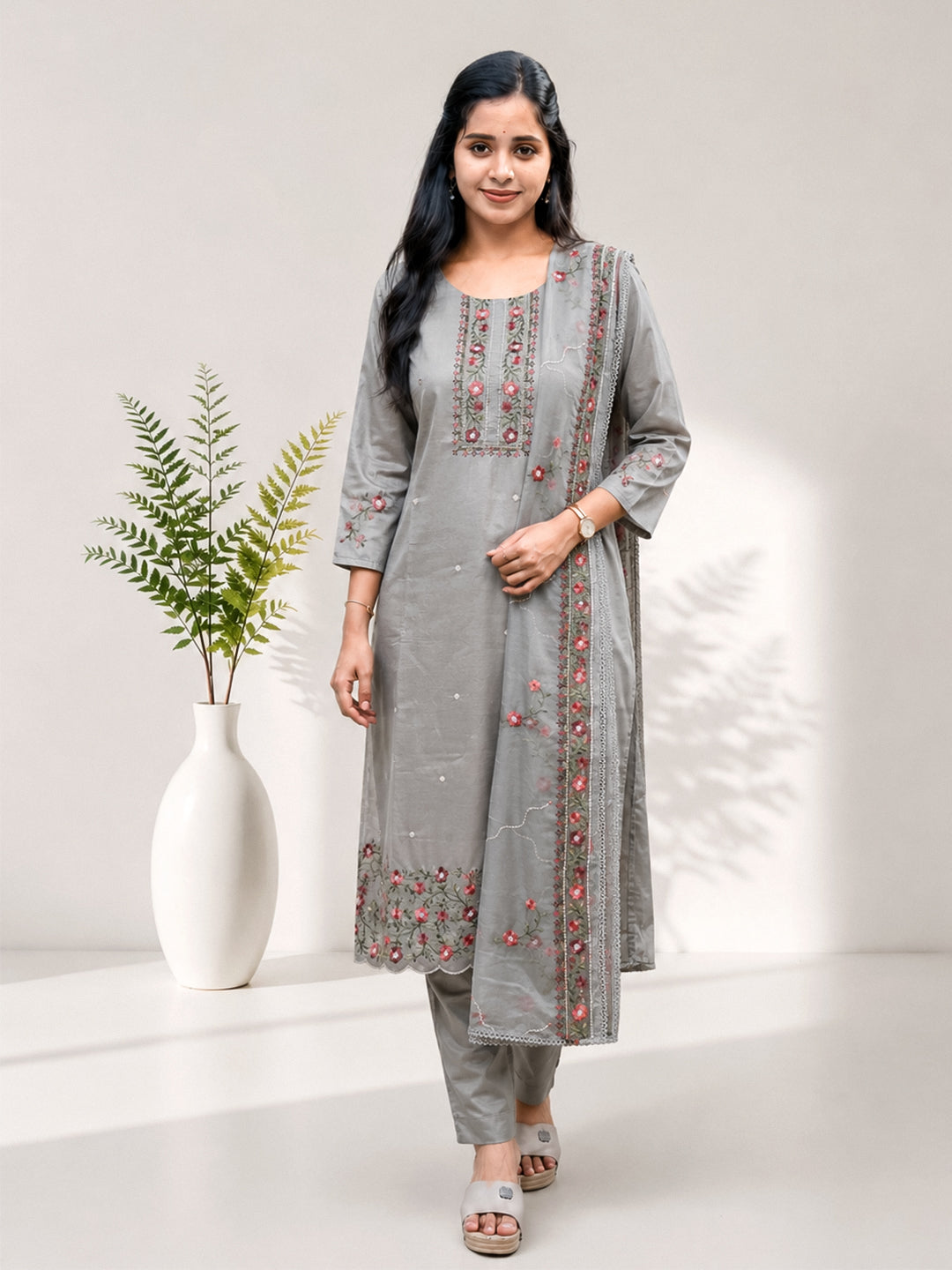 Women Embroidered Grey Kurti Set EKS137