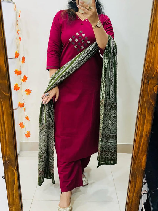 Women’s Solid Cotton Kurti Pant & Dupatta Set