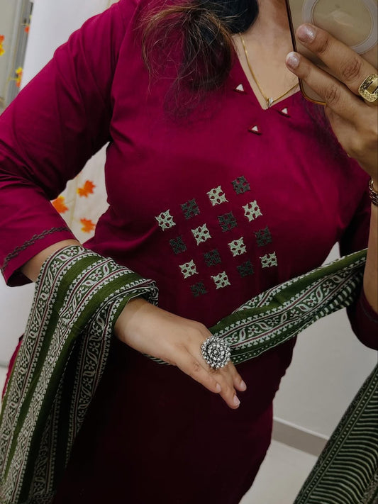 Women’s Solid Cotton Kurti Pant & Dupatta Set